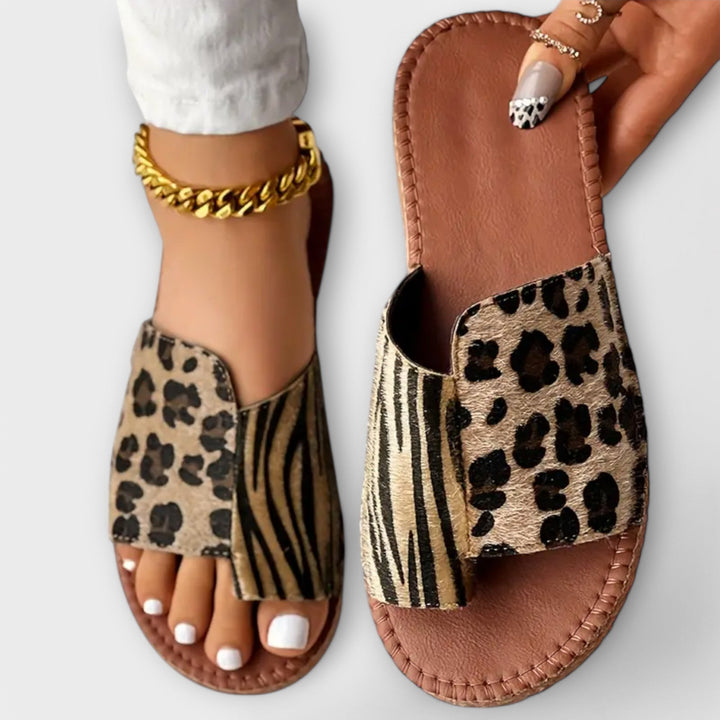 Chaussons bicolores à motif léopard